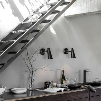 Birdy_Wall_short_All_black_kitchen-Low_res_Photo_Chris-Tonnesen-933×1400