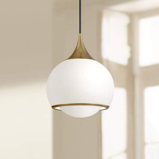reese-pendant-insitu-02
