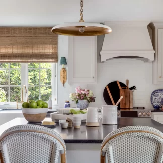 piatto-large-pendant-insitu