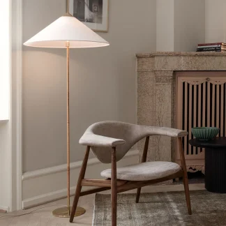 9602-floor-lamp-insitu