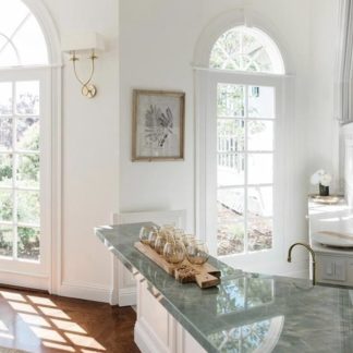 symmetric-twist-double-sconce-brass-02