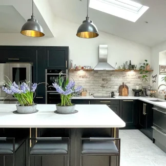 brooklyn-pewter-brass-pendant-13-inch-02